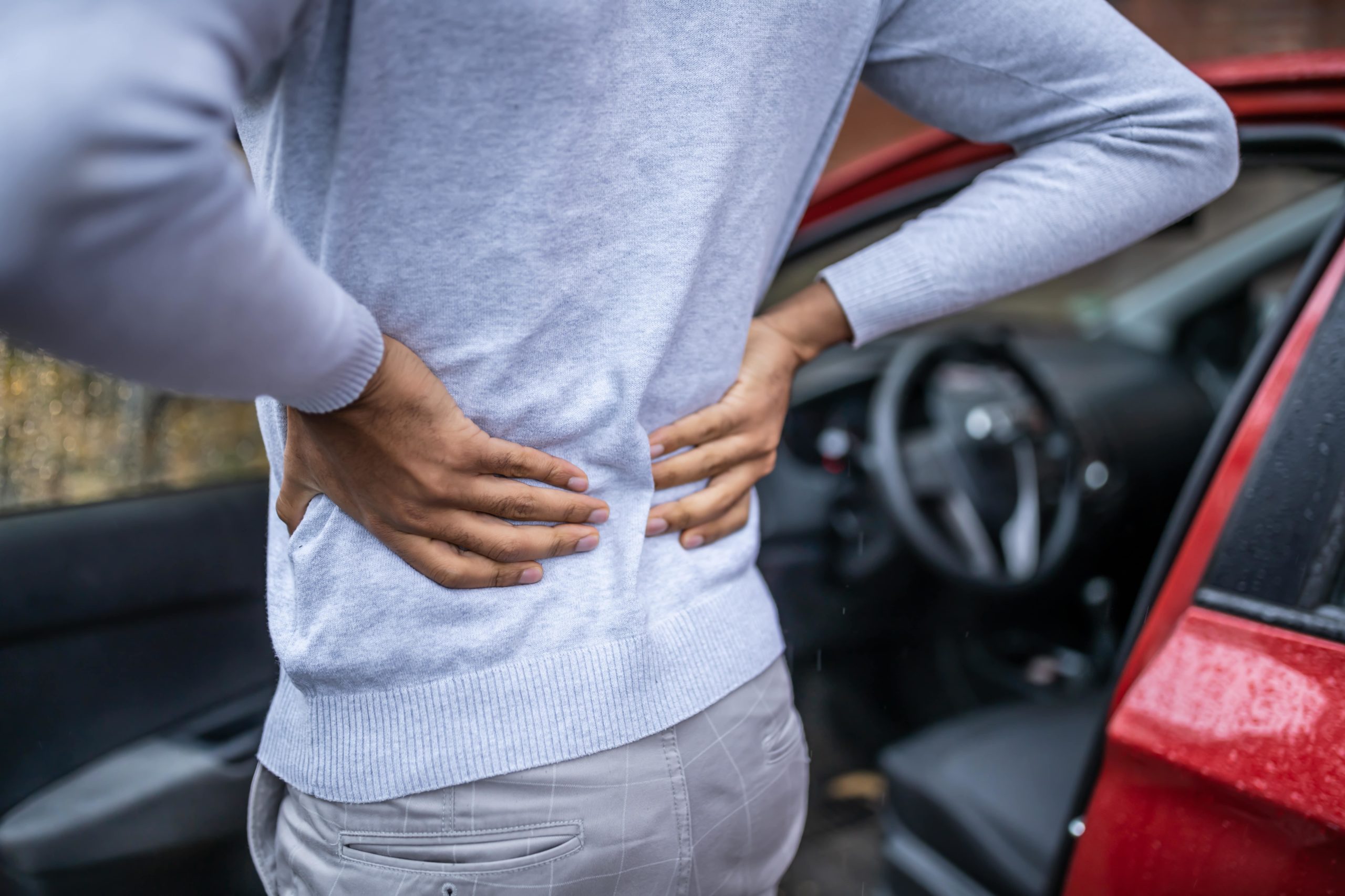 Formas de tratar el dolor de espalda crónico tras un accidente de tráfico